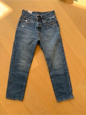 Levi's Blue Denim Jeans with White Pocket Lining